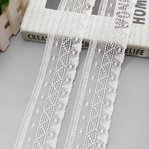 Passamaneria in pizzo all'uncinetto vintage larga 5,2 cm, motivo floreale traforato, per bordi di abiti da sposa e camicette - Product Image 5