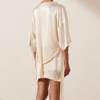 Robe Kimono de Luxe Courte Ouverte sur le Devant avec Ceinture en Soie 100% Mûrier Charmeuse Douce Brodé pour l'Été – Couleurs 16, 19, 22 Momme
