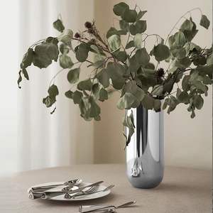 Florero Decorativo de Metal de Diseño Moderno, Personalizable, Resistente y Anticorrosivo para Uso en el Hogar, Hoteles y Restaurantes - Product Image 3