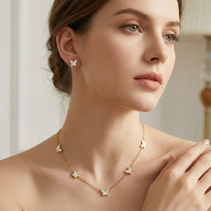 Conjunto de joyería con incrustaciones de concha de mariposa para mujer, chapado en oro de 18 quilates, collar y aretes de acero inoxidable para uso diario. - Product Image 2