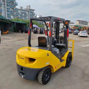 Montacargas Usados de 3 Toneladas, Montacargas Komatsu, Máquina Portátil para Terrenos Difíciles con Motor Diésel, Maquinaria de Transporte Manual - Product Image 3