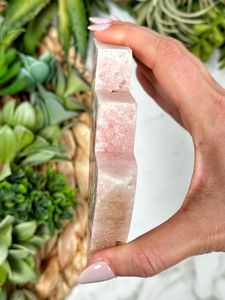 Montaña de piedras preciosas de amatista rosa para paz, amor y claridad interior - Product Image 3