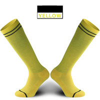 Chaussettes de football longues en tissu éponge pour hommes, femmes et enfants, à rayures, antidérapantes, pour l'entraînement, décontractées et athlétiques, vente en gros