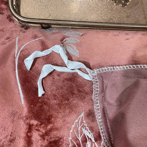 Ensemble de housse de <span class=keywords><strong>couette</strong></span> en velours corail de velours grec de haute qualité commerce extérieur transfrontalier imprimé à la maison hiver chaud couvre-lit taie d'oreiller t - Product Image 4