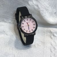Montre analogique en silicone à quartz pour couples, style médiéval, étanche, idéale pour les étudiants et les tenues tendance pour les examens