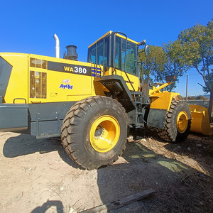 รถตักหน้า Komatsu WA380 WA320 มือสองคุณภาพสูง รับน้ำหนักได้ 15 ตัน เครื่องยนต์กำลัง 92 กิโลวัตต์ รุ่นปี 2016 ปั๊มไฮดรอลิก Nabtesco มีสินค้าในสต็อก - Product Image 1