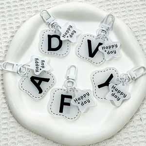 Llavero de acrílico con letras inglesas de alta calidad, antipérdida, creativo, para parejas, diseño de dibujos animados, colgante de moda para bolso, diseño lindo, personalizable - Product Image 5