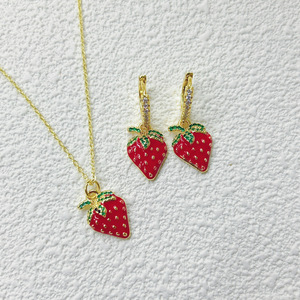 Parure de bijoux élégante en laiton et zircon, série fruits (cerise rouge, fraise), collier, boucles d'oreilles et pendentif, plaqué or 18K, pour mariage et fiançailles - Product Image 6