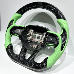 Volants sport en fibre de carbone forgée à LED pour Dodge Charger, Challenger et Grand Cherokee SRT, commande minimum d'une pièce - Product Image 4