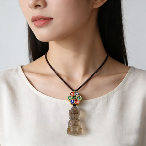 Colgante de Buda de Cuarzo Ahumado Natural de 4 cm con Esmalte Colorido, Mantra de Seis Palabras, Cuentas de Aleación, Collar de Joyería Budista Tibetana - Product Image 2