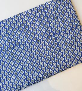 Tela de Algodón Azul con Estampado Artesanal, Tejido con Diseño para Prendas y Decoración del Hogar - Product Image 1
