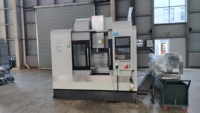Centro de Mecanizado CNC Vertical de Alta Velocidad con Guía Lineal, Fresadora de Precisión para Piezas Pequeñas de Metal