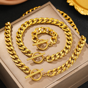 Juego de Joyería de Acero Inoxidable Chapado <span class=keywords><strong>en</strong></span> <span class=keywords><strong>Oro</strong></span> al por Mayor, <span class=keywords><strong>Cadena</strong></span> <span class=keywords><strong>Cubana</strong></span> con Hebilla de Diamantes, Collar y Pulsera Unisex Simple para Regalo o Fiesta - Product Image 1