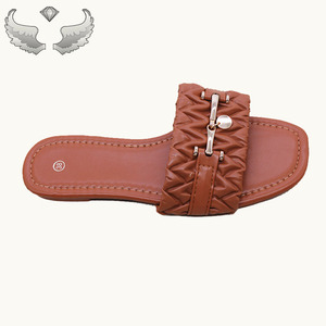 Sandales plates pour femmes de haute qualité, nouveau style d'été, pour la vente en gros, sandales durables pour femmes, sandales confortables et résistantes - Product Image 3