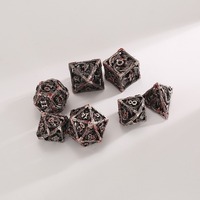 Ensemble de 7 dés de luxe polyédriques en métal, motif feuille, creux et durables, accessoires de jeu de société, emballage personnalisable