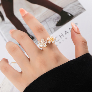 Freshwater Pearl Flower Open Ring Women's Party Jewelry Prong Setting Index Finger Ring Light Luxury Style - Product Image 4