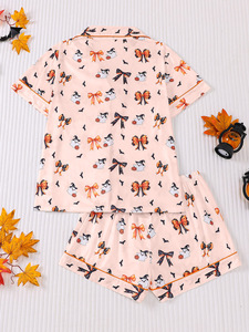 Süßes Mädchenhaftes Rosa Halloween-Loungewear-Set für Damen mit Niedlichem Herz-, Kürbis-, Geister- und Fledermaus-Druck, Kurzarm-Schlafshirt und Kurze Hose - Product Image 6