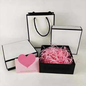 Sac à poignée en carton recyclé biodégradable écologique personnalisé 2025, lamination brillante, forme classique, polyvalent, parfum - Product Image 1