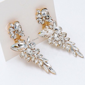 Pendientes de Moda con Cristales de Imitación de Perla, Aleación Plateada, Diseño de Mariposa Geométrica, Color de Moda para Mujer - Product Image 3