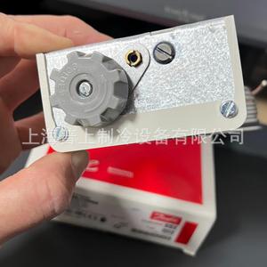 Danfoss <b>Temperature</b> <b>Controller</b> KP61 060L110091 Precision Air Conditioning Ship Use - Product Image 2