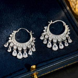 Boucles d'oreilles pendantes à pampilles circulaires en strass étincelants pour femmes, bijoux de mode de luxe - Product Image 1