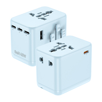 Universeller Multi-Typ-Stecker Universaladapter Kleiner Reiseadapter mit USB-Anschlüssen