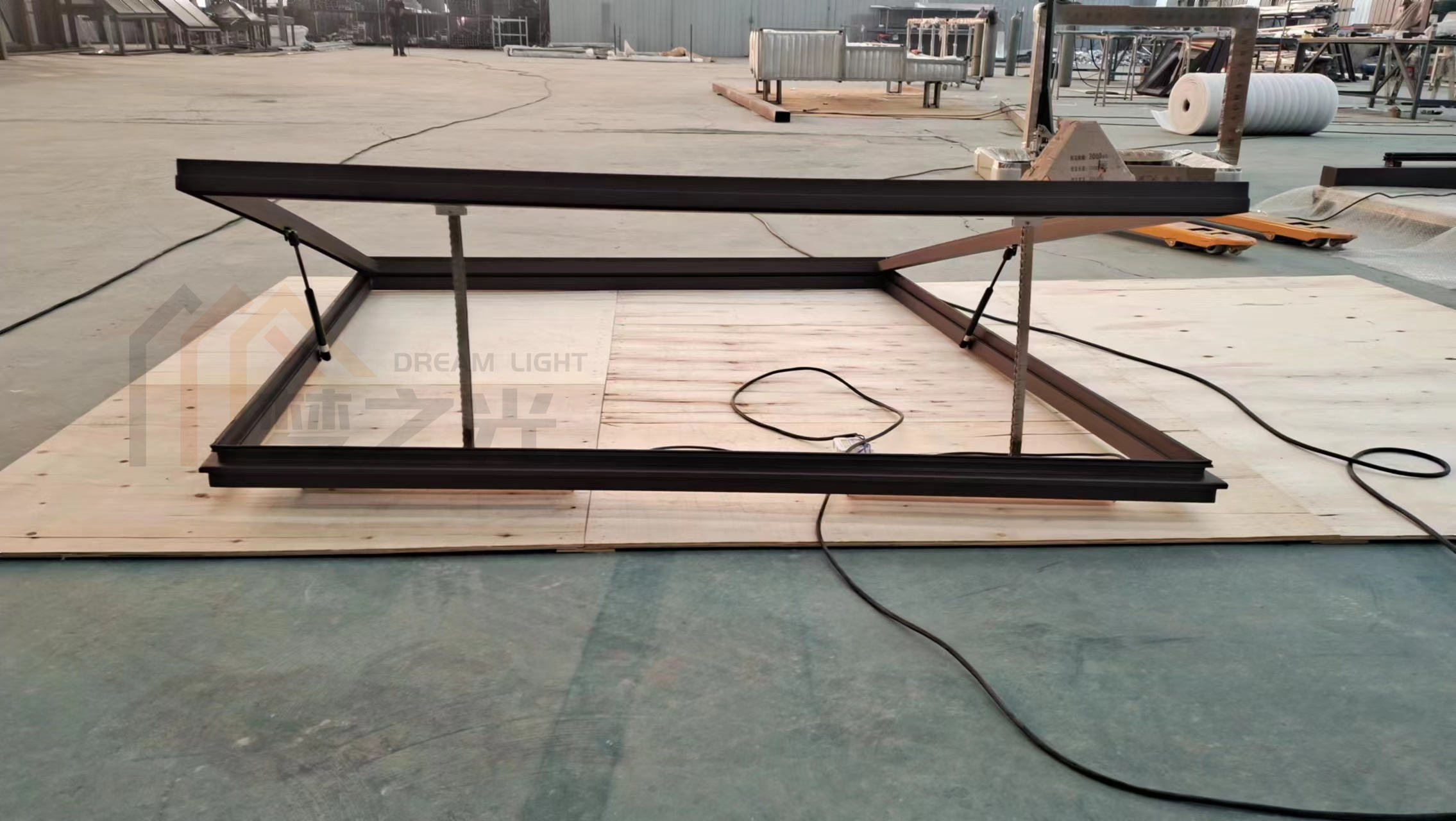 Lucernario Elettrico Per Tetto - Finestra Apribile A Distanza 90x50 Cm Con Motore 220V - Foto 11