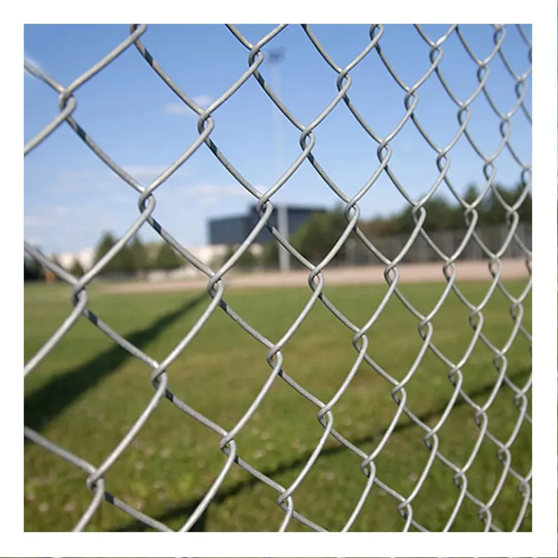 Wholesale Price 6 foot 8 foot 4ft pvc coated hot galvanized cyclone wire mesh industry chain link fence roll 50ft