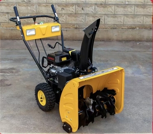 Souffleuse à neige thermique autotractée pour le déneigement des trottoirs et des parkings - Product Image 3