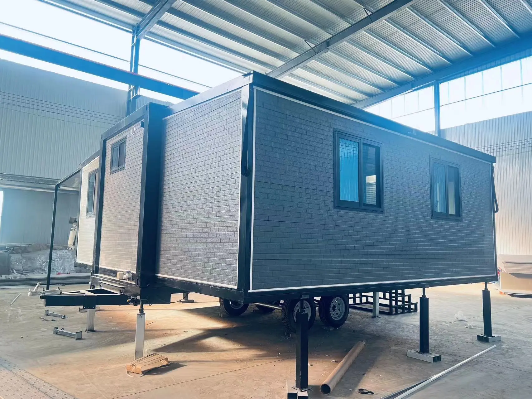 Casa pré-fabricada expansível para trailer de contêineres, contêiner de dois quartos de 40 pés, pacote plano, casa móvel