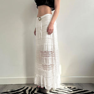 กระโปรงแม็กซี่ผ้าลูกไม้ปะติดปะต่อสไตล์โบฮีเมียนสำหรับวันหยุดพักผ่อน ตกแต่งด้วยกระดุมและผ้าตาข่ายเนื้อนุ่ม สีพื้น เรียบหรูสำหรับผู้หญิง - Product Image 5