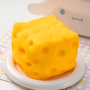 Giocattolo Sensoriale Realistico a Forma di Formaggio Dorato in TPR Morbido per Bambini, Antistress e Divertimento da Scrivania - Product Image 3