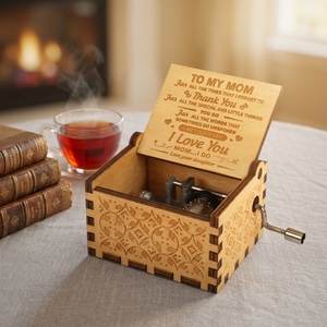 Caja Musical de Madera Pequeña con Manivela, 'Eres Mi Sol', Regalo Musical para Mamá de la Parte de su Hija, para el Día de la Madre, Cumpleaños, Navidad - Product Image 3