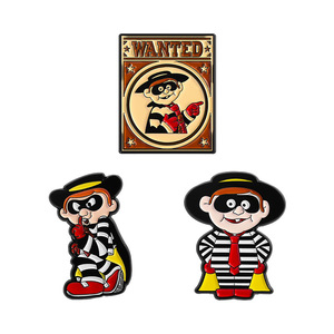 Broche à thème de dessin animé amusant, voleur masqué, design créatif et amusant, épingles à revers en émail - Product Image 1