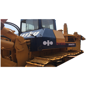 รถดันดินมือสอง Komatsu D155A คุณภาพเชื่อถือได้ โครงสร้างแข็งแรง แรงยึดเกาะสูง น้ำหนัก 15 ตัน เครื่องยนต์ CAT เหมาะสำหรับงานก่อสร้างถนนและเหมืองหิน - Product Image 1