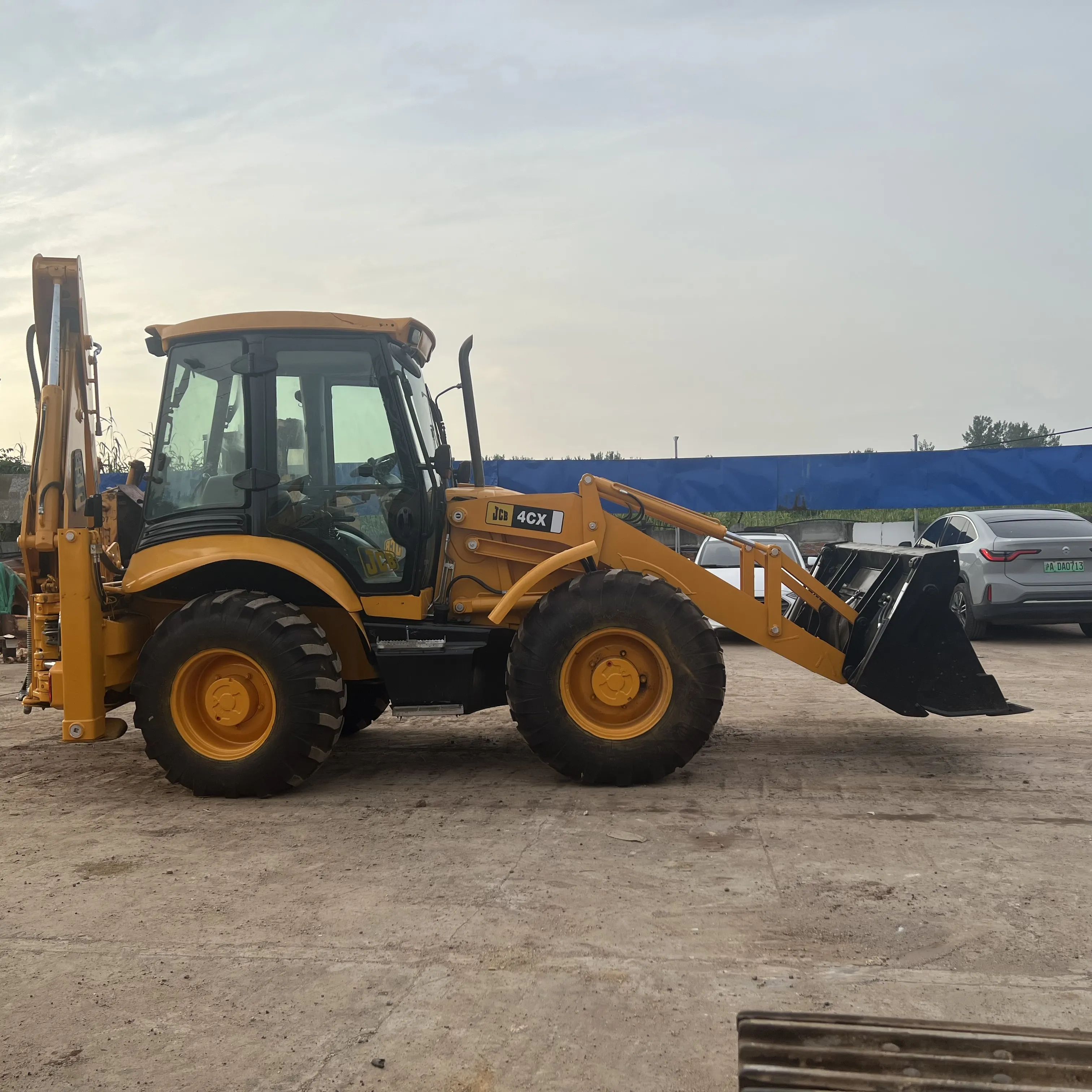 Ucuz fiyat kullanılan kazıcı yükleyici satılık ikinci el kazıcı yükleyici kökeni motor JCB 3CX 4CX fiyat