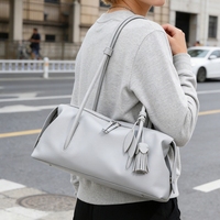 Nouvelle Collection Sac Bowling en Cuir de Vachette de Haute Qualité, Sac à Main de Luxe Designer en Cuir Véritable, Sac Fourre-tout à Bandoulière avec Pompon