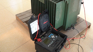 UNI-T UT516B Probador de Resistencia de Aislamiento de Alto Voltaje 2kV con Almacenamiento de Datos de Precisión y 1 Año de Garantía - Product Image 6
