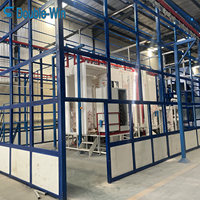 Ligne de revêtement électrostatique automatique à économie d'espace avec four de séchage et pompe pour le traitement de surface des rayonnages en acier