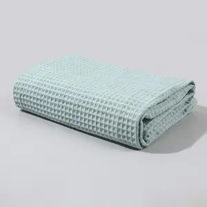 Hongbo OEM/ODM Wholesale Breathable Absorb Sweat Baby Wrap Waffle Blanket Soft Bamboo Fabric Baby Swaddle Blankets For Newborn