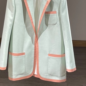 Cantidad mínima de pedido: 1 pieza |    Chaqueta de Traje con Solapa y Costuras en Contraste, Estilo Clásico y Elegante, Inspirada en la Cantante <span class=keywords><strong>Na</strong></span> Ying, 2024 - Product Image 4
