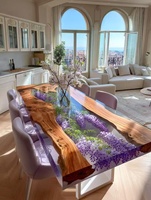 Ensemble de table à manger en résine époxy transparente moderne personnalisable avec plateau en bois massif et pieds en métal 4 places pour hôtels
