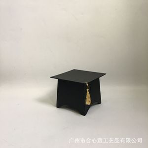 Heartfelt Doctoral Cap Graduation Flower Gift Box Arrangement de fleurs élégant pour bougies Souvenirs Savon Durable 'Fleur Éternelle' - Product Image 3