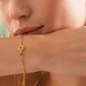 สร้อยข้อมือจี้ดอกไม้ประจำเดือนเกิดสุดน่ารัก |   ทองเหลืองชุบทอง 18K ประดับด้วยเพทาย |   ACEWORKS รุ่น BBC180-01 ขายส่งสุดฮิต - Product Image 4