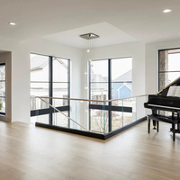 Rampe en verre à design moderne EKOO, garde-corps décoratif pour escaliers, balcons et clôtures, avec profilé en U en aluminium