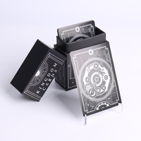 Cartes à jouer en PVC noir de luxe avec logo personnalisé d'usine, jeu de poker de luxe durable et étanche pour un usage familial