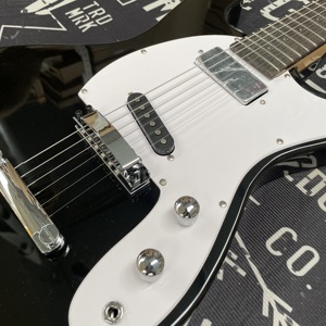 Guitarra Black <span class=keywords><strong>Deluxe</strong></span> Mark II Ventura Johney Ramne Mosrte Tun-A-Matic con sistema Stop Side/Back, madera maciza, envío rápido - Product Image 3