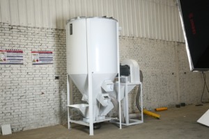 Động Vật Nhỏ Gia Cầm Dọc Thức Ăn Máy Xay Mixer Máy Móc Trang Trại Sử Dụng Điều Kiện Mới Đúc Sắt Kim Loại Hạt Nghiền Trộn Máy - Product Image 3