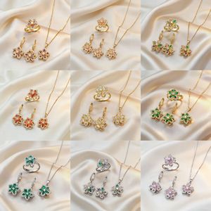 Colar de Flor Rotativa com Strass e Zircônia, Luxuoso Colar de Zircônia Bauhinia para Mulheres - Product Image 2