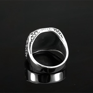 แหวนสแตนเลสสตีลลายอุ้งเท้าหมีสไตล์ยุโรปอเมริกันสำหรับผู้ชาย ดีไซน์เรขาคณิตรูปสัตว์ ฮิปฮอป ของขวัญเครื่องประดับ - Product Image 3